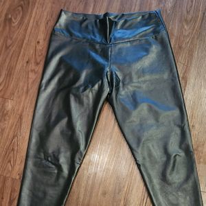 NWOT Women's Size M L Faux Leather High Waisted Leggings RED BLACK